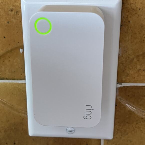 Ring Range Extender Model 5AT2S8 Z Wave - Picture 4 of 4